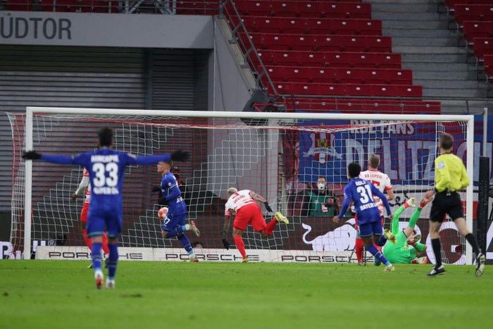 Florian Wirtz scored the opener to send Bayer Leverkusen on their way to an away win at RB Leipzig on Sunday