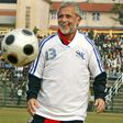 Gerd Mueller -- seen enjoying a kickabout before the start of a 2009 friendly between a Bayern select and a local eleven in Siliguri -- had been suffering from Alzheimer's