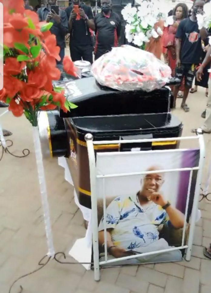 Agya Manu buried in digital camera coffin