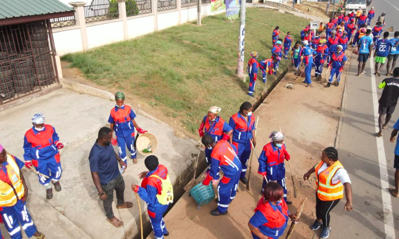 Okyeman and Zoomlion clean Kyebi to commemorate Okyehene's 71st birthday