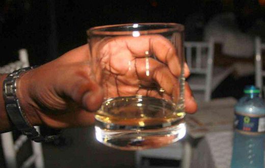 ___7796179___2018___1___3___10___Drinking+alcohol