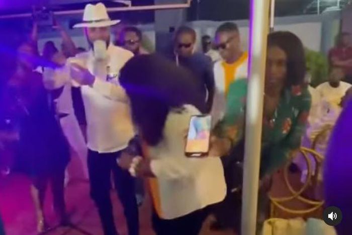 Rev Obofour sprays cash on his wife