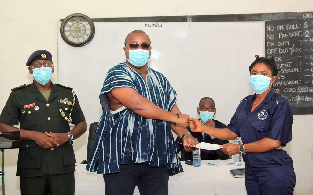 Heavy duty truck drivers pass out for operation clean your frontage