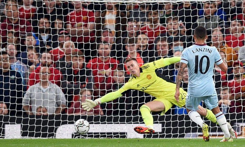 West Ham midfielder Manuel Lanzini scored against Manchester United