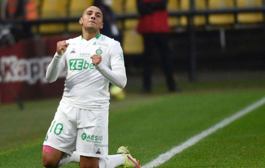 Wahbi Khazri scored a sensational goal as Saint-Etienne drew at Metz
