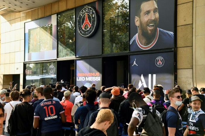 PSG fans are snapping up Messi shirts