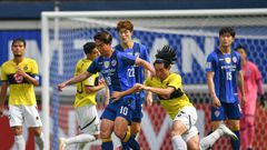 Ulsan Hyundai's Yoon Bit-garam -- seen battling with Kaya's player Ryo Fujii -- scored a brace on his return from injury in a 2-1 success for the holders