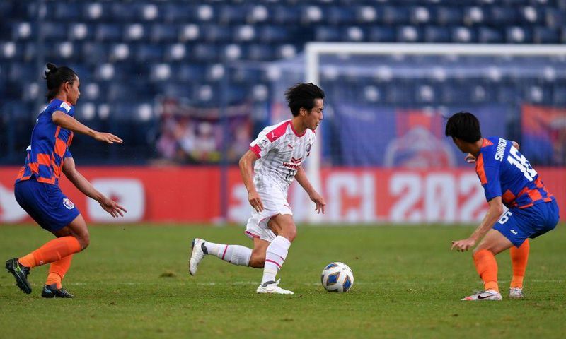 Tatsuhiro Sakamoto and Cerezo Osaka had  Port FC chasing shadows