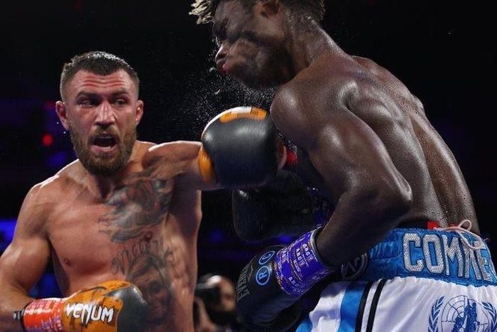 Vasiliy Lomachenko dominates Richard Commey to win by unanimous decision