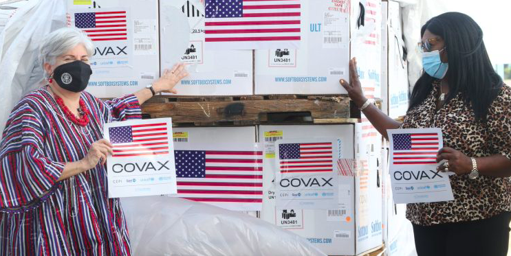 US Ambassador to Ghana, Stephanie Sullivan and deputy Health Minister, Tina Mensah