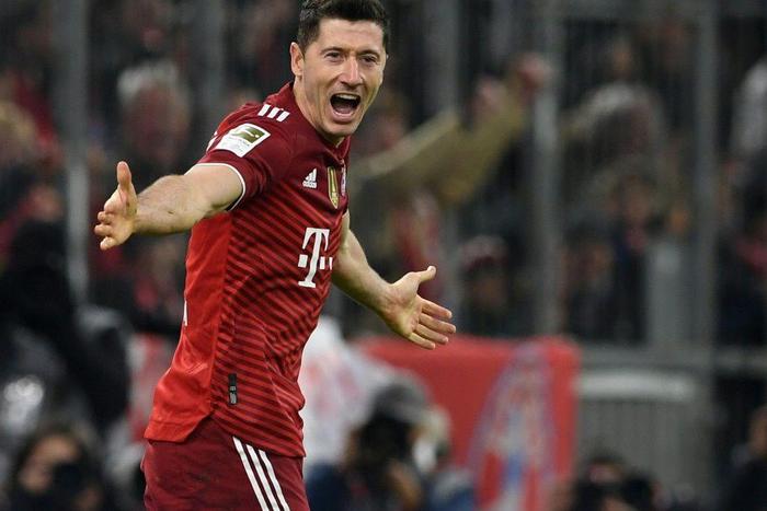 Robert Lewandowski scored his 13th Bundesliga goal this season for Bayern Munich on Saturday