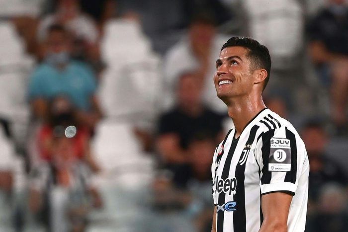 Ronaldo is going nowhere says Juventus coach Massimiliano Allegri