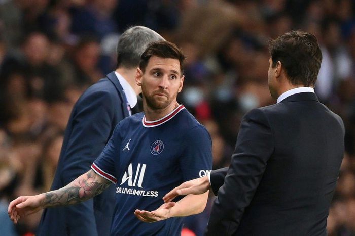 Lionel Messi will miss PSG's game at Metz on Wednesday with a knee problem