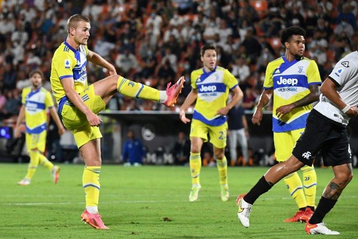 Matthijs De Ligt's strike at Spezia earned Juve their first win of the season