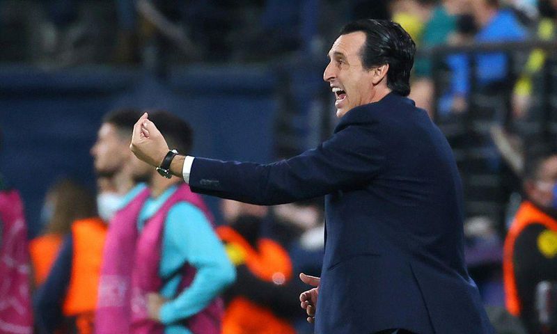 Unai Emery said on Wednesday he will stay as Villarreal coach despite interest from Newcastle.