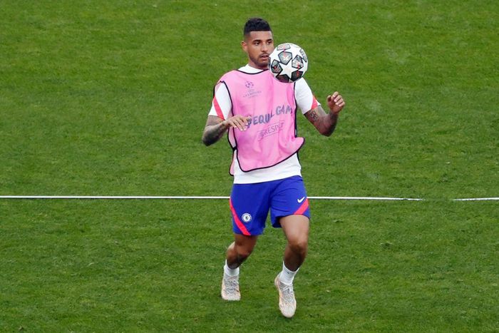 Chelsea and Italy defender Emerson Palmieri is moving to Lyon on a season-long loan