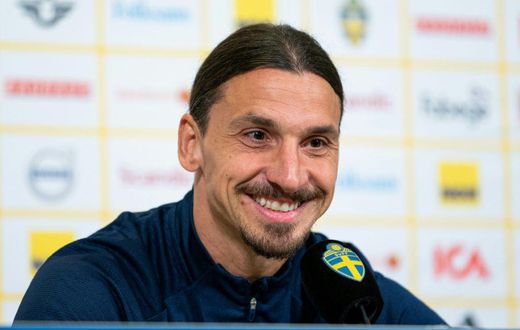 Zlatan Ibrahimovic was in a good mood back in the SWeden camp