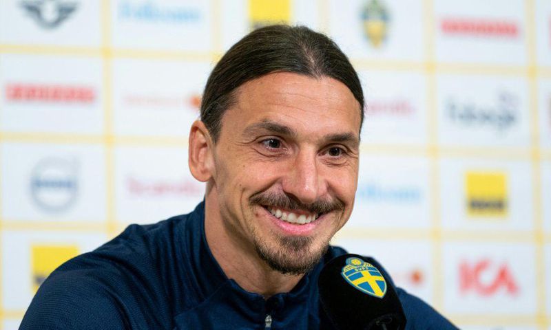 Zlatan Ibrahimovic was in a good mood back in the SWeden camp