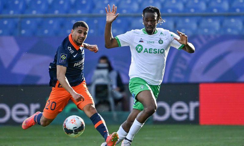 Kaizer Chiefs' two-goal star Keagan Dolly (L) playing for Montpellier in France this year.
