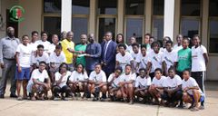 Dr. Mahamudu Bawumia presents $10,000 to Hasaacas Ladies
