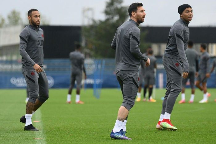 Lionel Messi with Neymar and Kylian Mbappe in training for PSG on Monday