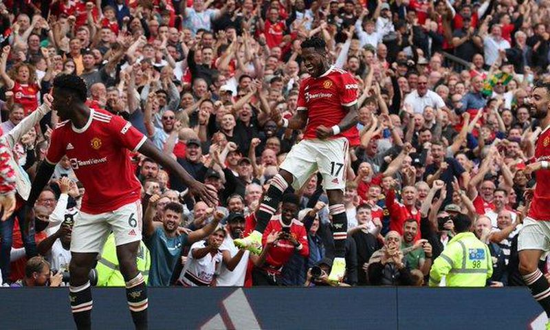 ‘We’re winning the league!’ – Man United fans celebrated 5-1 victory over Leeds