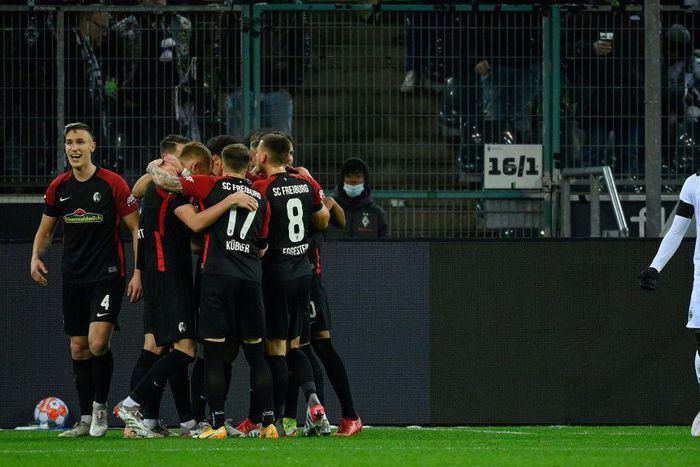 Freiburg inflicted a humiliating defeat on Borussia Moenchengladbach in the Bundesliga on Sunday