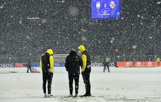 Heavy snowfall led to the postponement of Atalanta v Villarreal