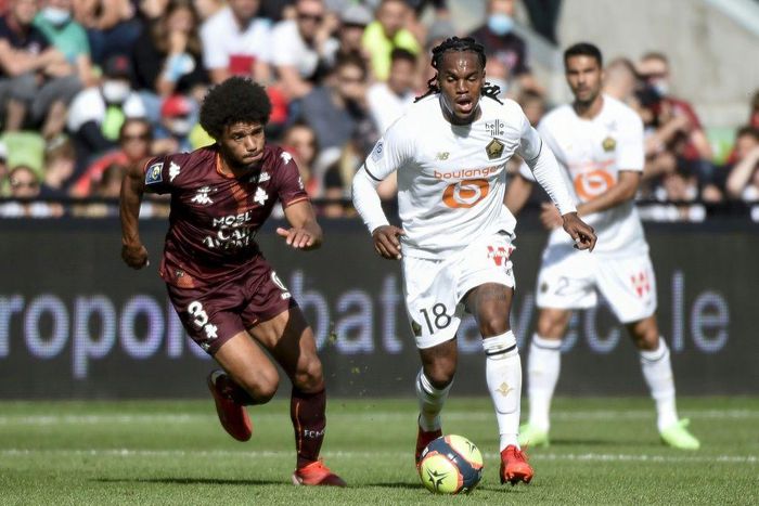 Renato Sanches (centre) appeared in Lille's season Ligue 1 opener at Metz