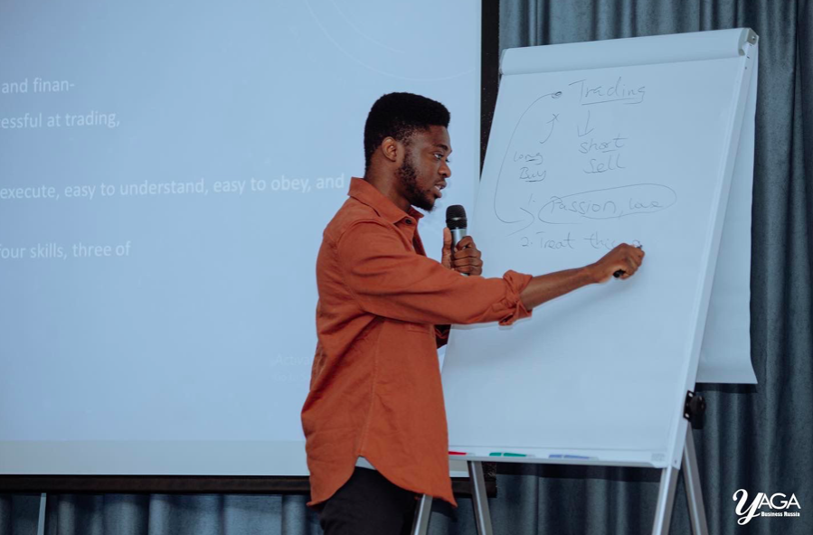 Mr Serendipity, Elvis Justice Bedi