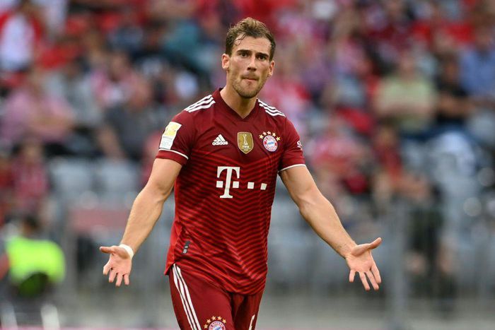 Bayern Munich midfielder Leon Goretzka is struggling with a hip injury