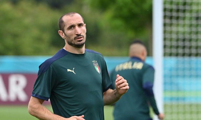 Giorgio Chiellini takes part in Italy's training session in London on Saturday