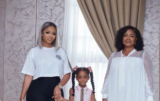 Meet Serwaa Amihere’s beautiful mum and sister