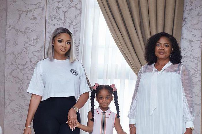 Meet Serwaa Amihere’s beautiful mum and sister