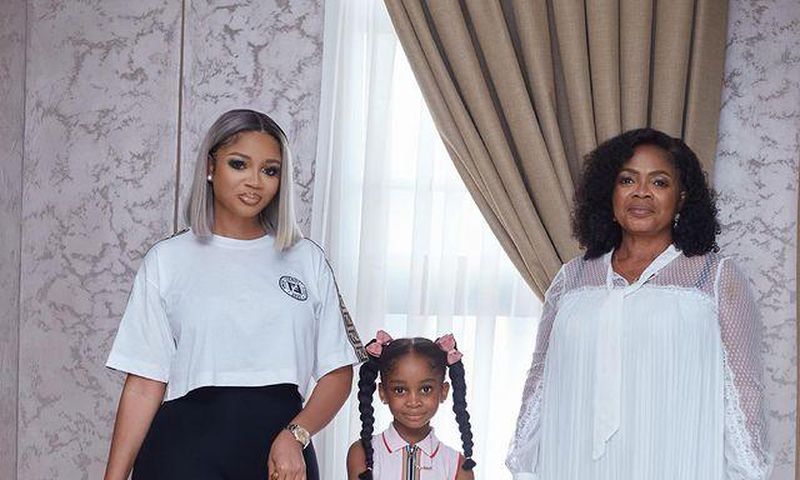 Meet Serwaa Amihere’s beautiful mum and sister