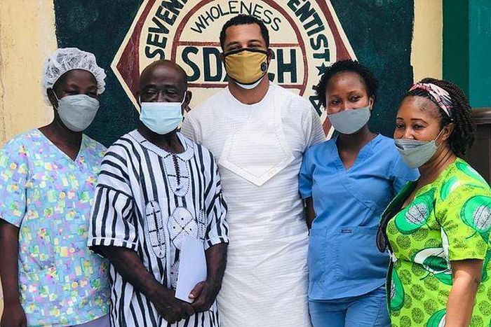 Van Vicker donates