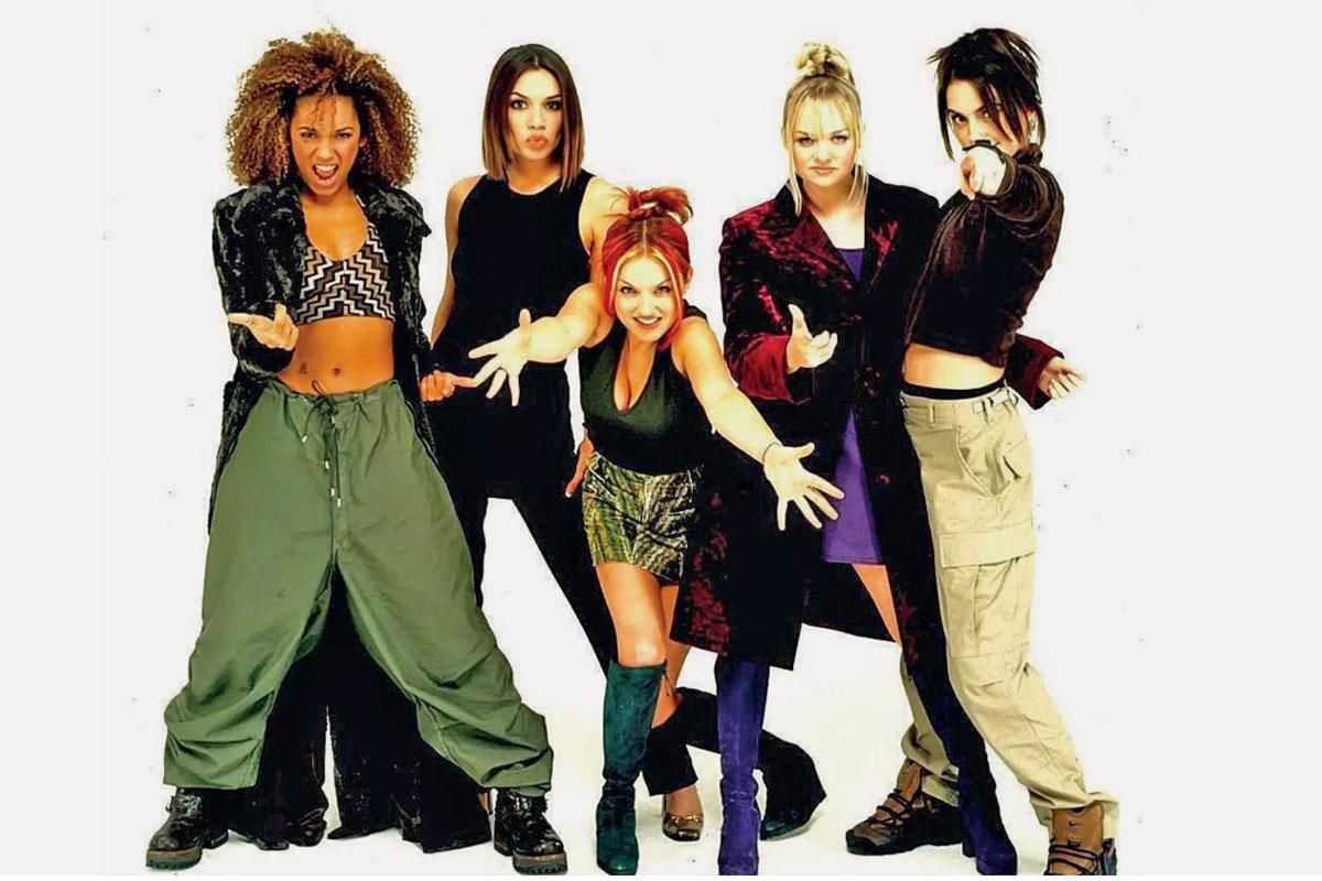 5 '90s Fashion Trends That Are Making A Comeback In 2025