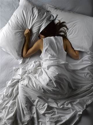 Having a sleepless night? These 9 tips can help you fall asleep faster