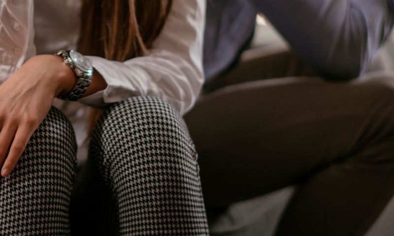 5 ways your body shows you someone is not right for you