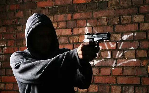 6 things to do if you encounter a robbery on the road