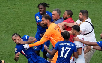 PSG coach Luis Enrique slaps Chelsea’s Joao Pedro after Club World Cup final drama 
Photo: AP / Pamela Smith