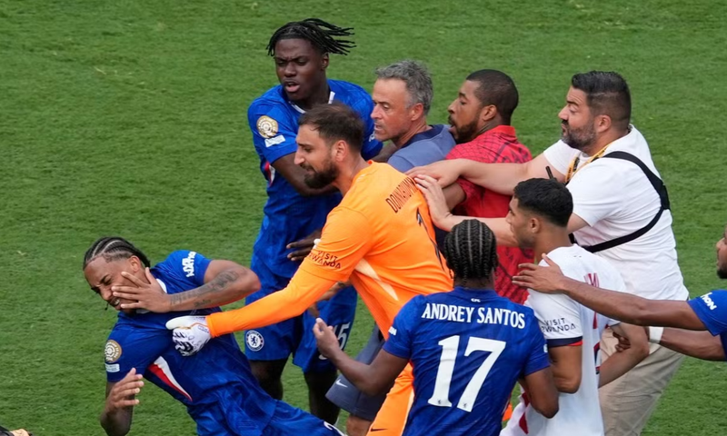 PSG coach Luis Enrique slaps Chelsea’s Joao Pedro after Club World Cup final drama 
Photo: AP / Pamela Smith