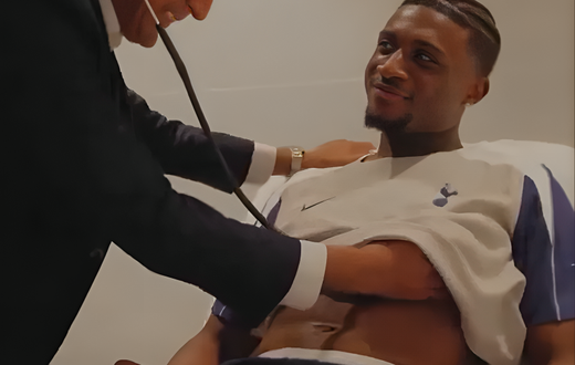 Kudus is a fanfooler - Ghanaians react to his fun exchange with Tottenham doctor