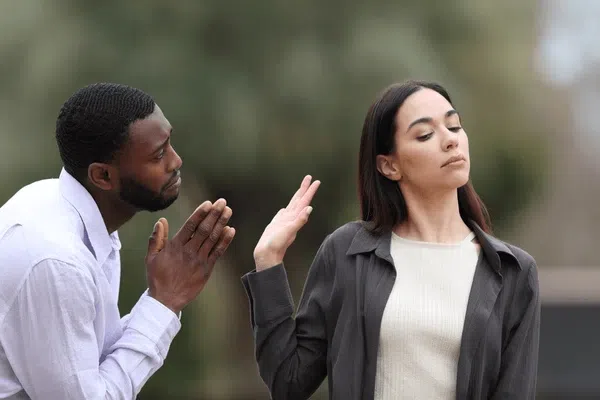 Research: 45% of young men have never approached a woman - see the age group