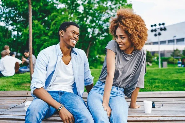 Research: 45% of young men have never approached a woman - see the age group