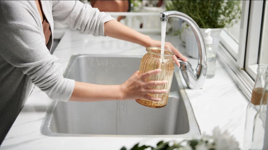 These 5 tips can help you keep your roses fresh for a week and more