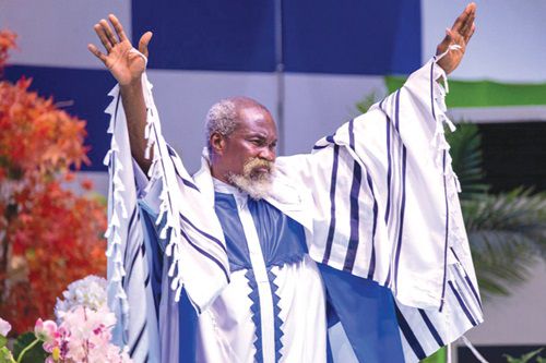 Adom Kyei-Duah bitterly laments over alleged theft by junior pastors [Video]