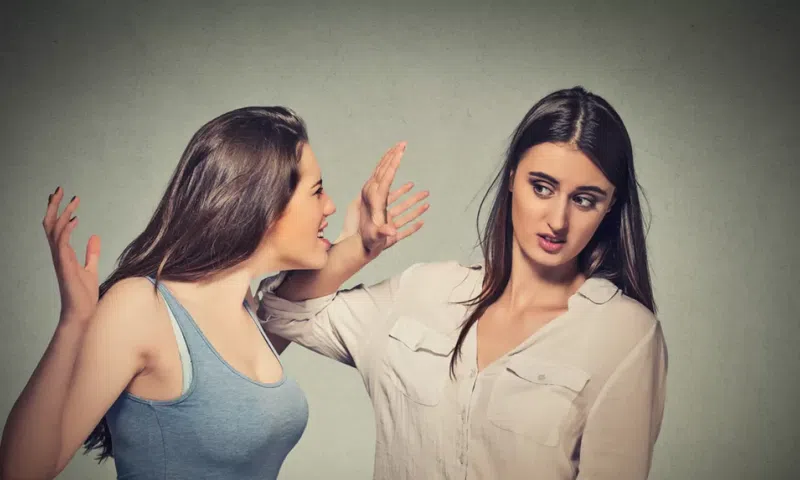 10 ways to identify a toxic person