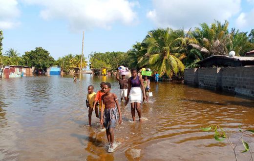 Tidal waves in Keta