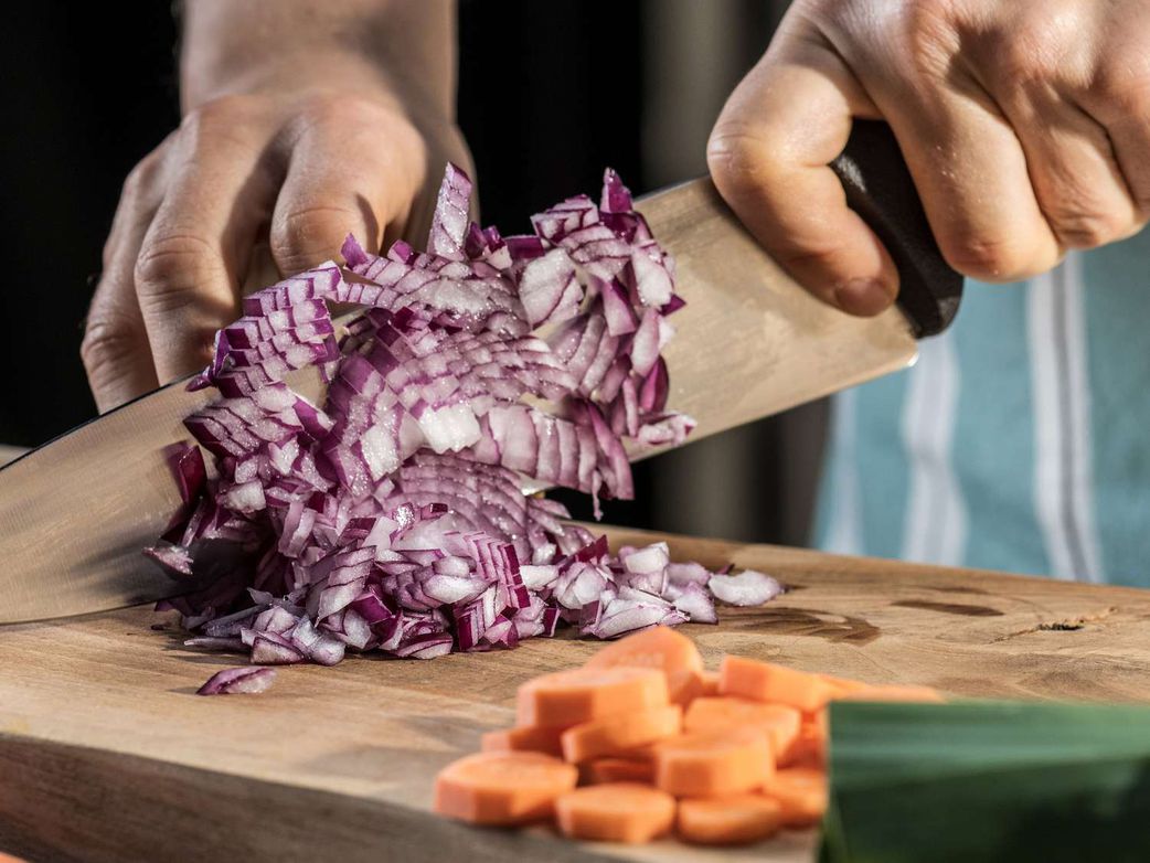 Why do we actually cry when cutting onions?